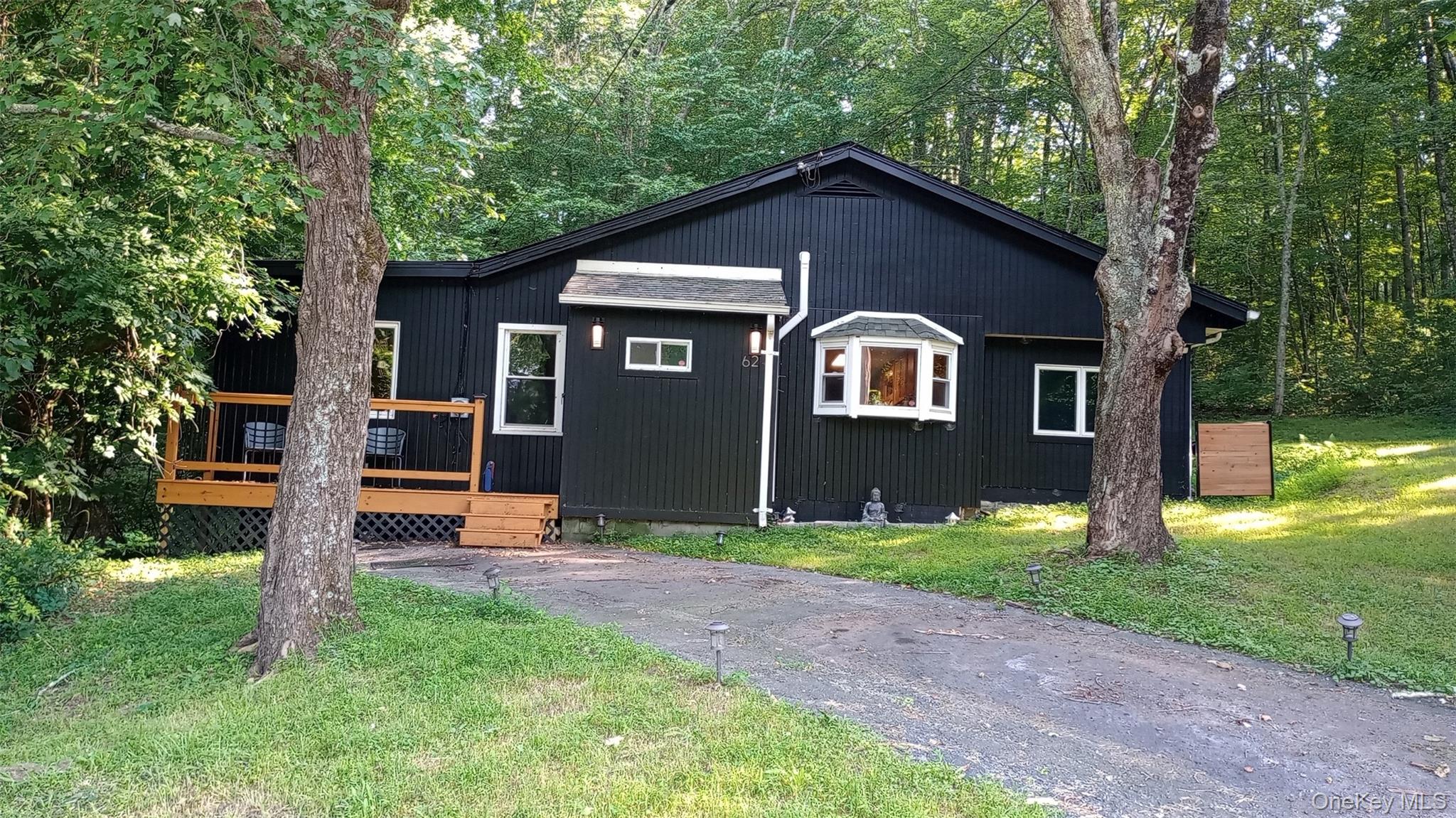 62 Netherwood Plaza, Salt Point, NY 12578