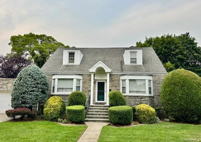 4 Doncaster Road, Malverne, NY 11565