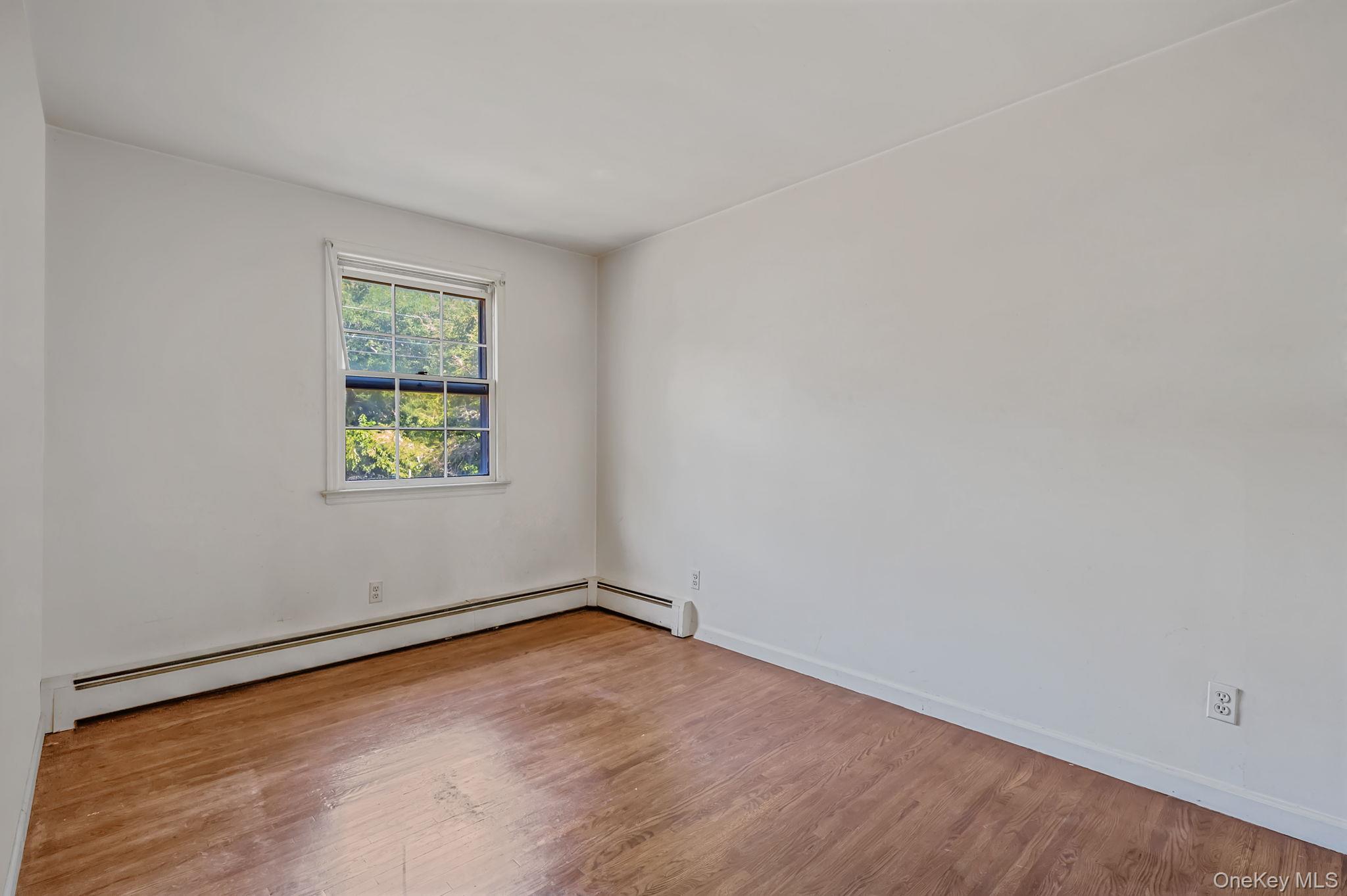 11 Easterly Road, Hampton Bays, NY 11946