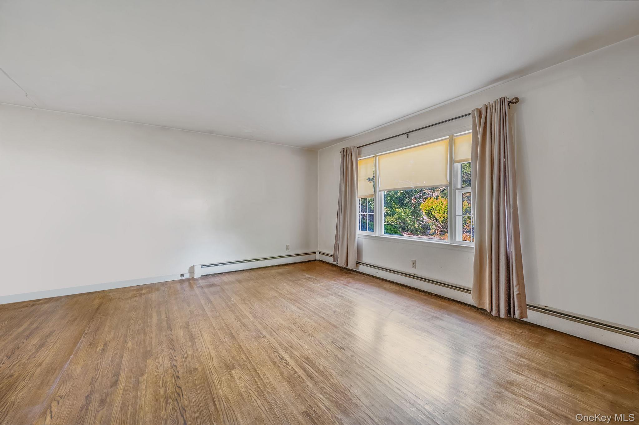 11 Easterly Road, Hampton Bays, NY 11946