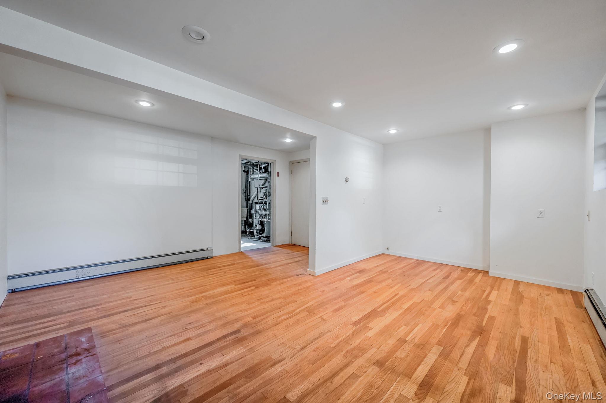 11 Easterly Road, Hampton Bays, NY 11946