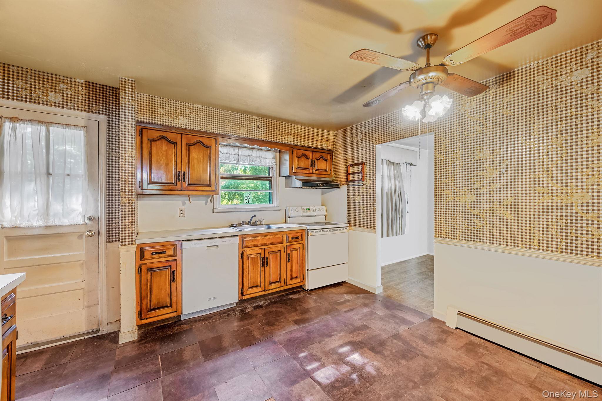 11 Easterly Road, Hampton Bays, NY 11946