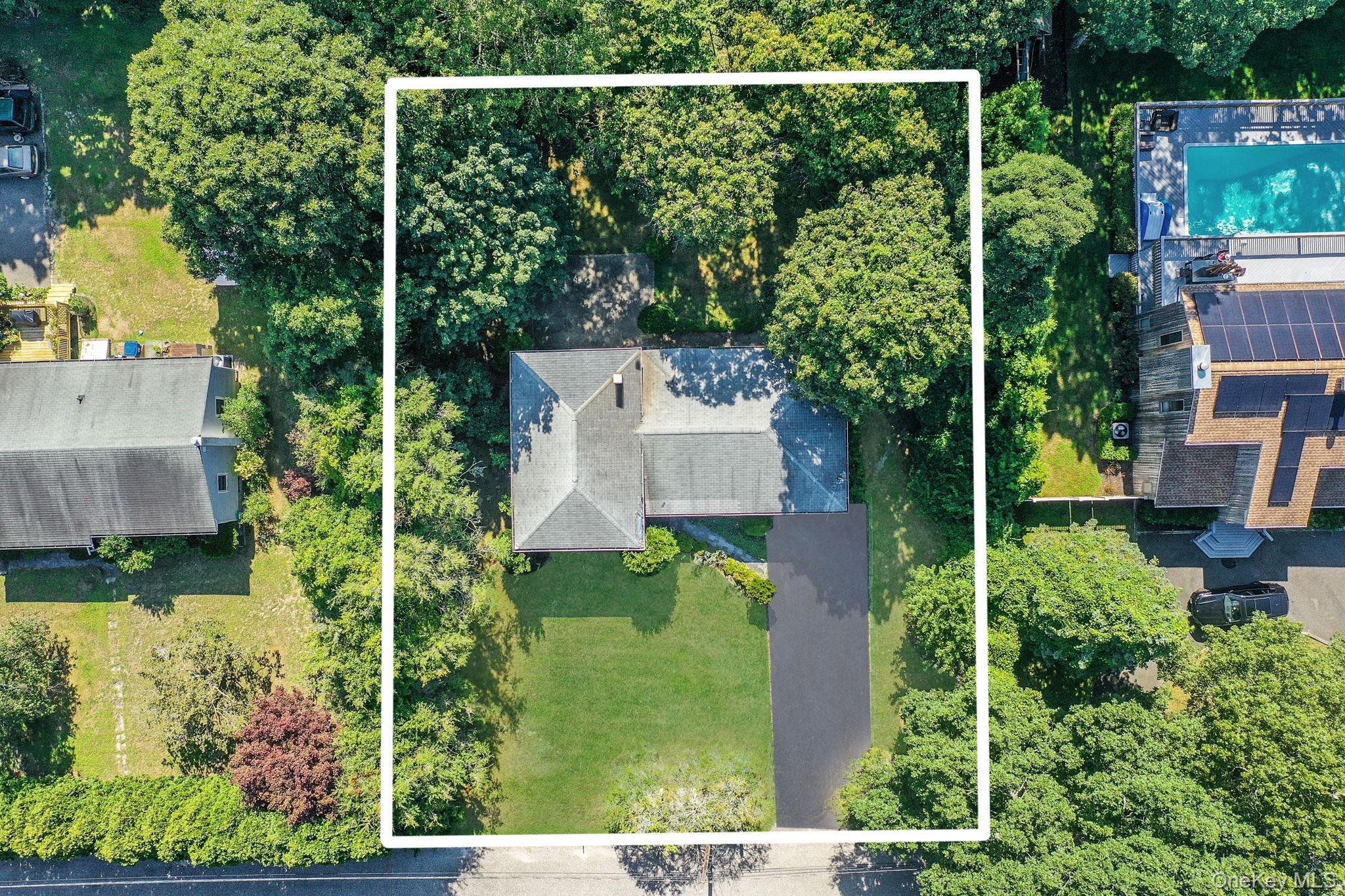 11 Easterly Road, Hampton Bays, NY 11946