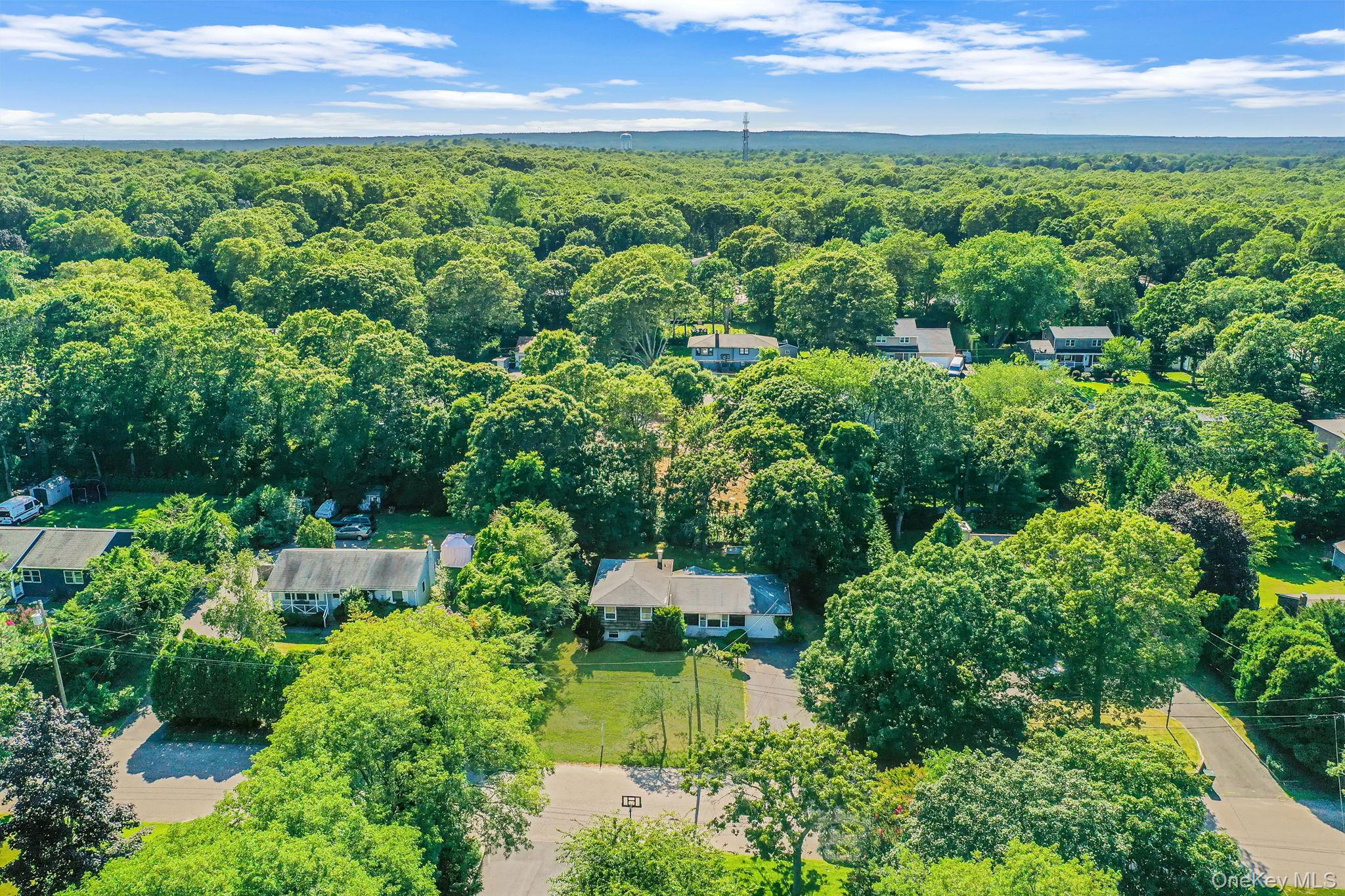 11 Easterly Road, Hampton Bays, NY 11946