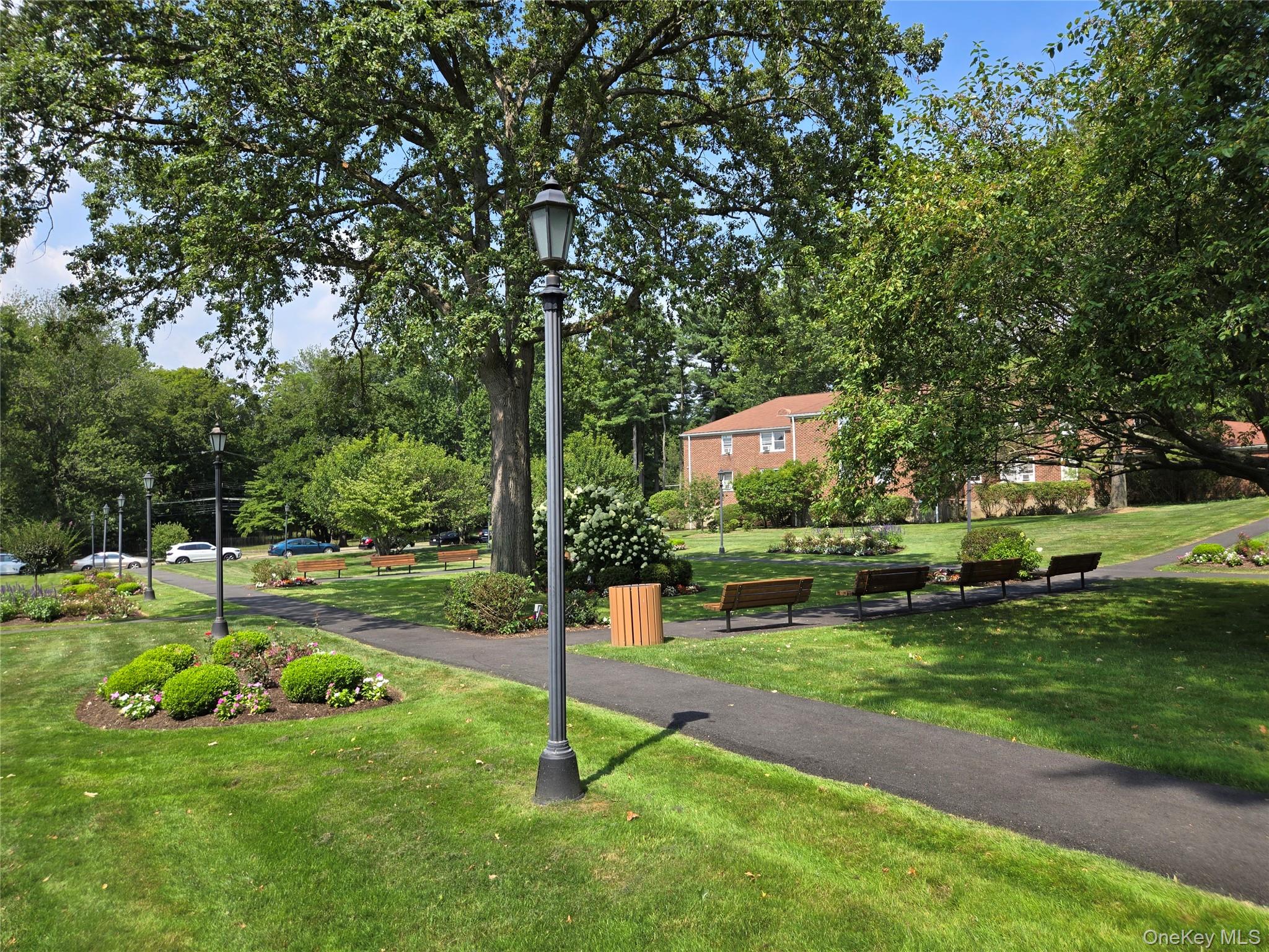 11 Bryant Crescent # 2I, White Plains, NY 10605