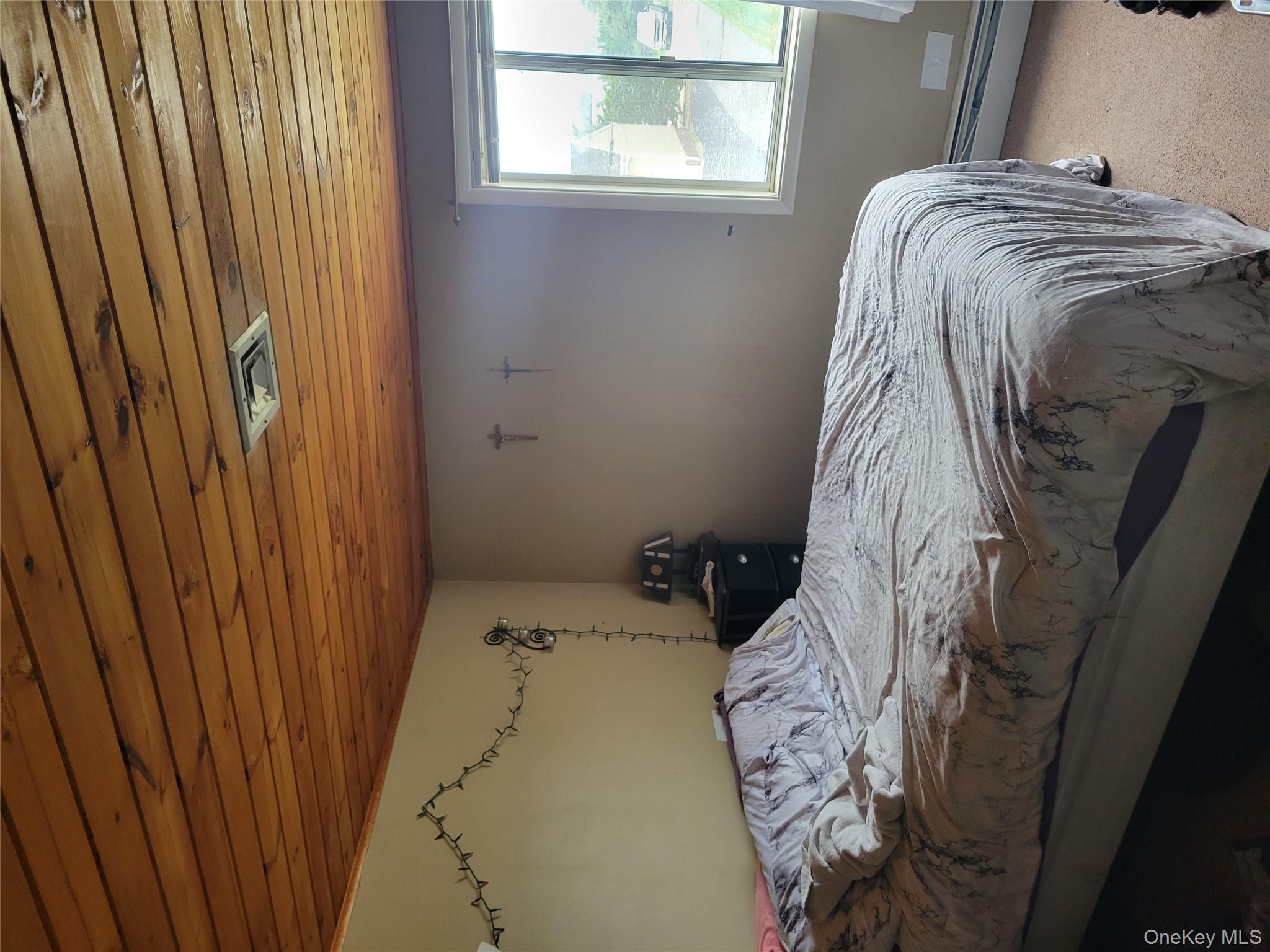 39 Barracuda Road, East Quogue, NY 11942