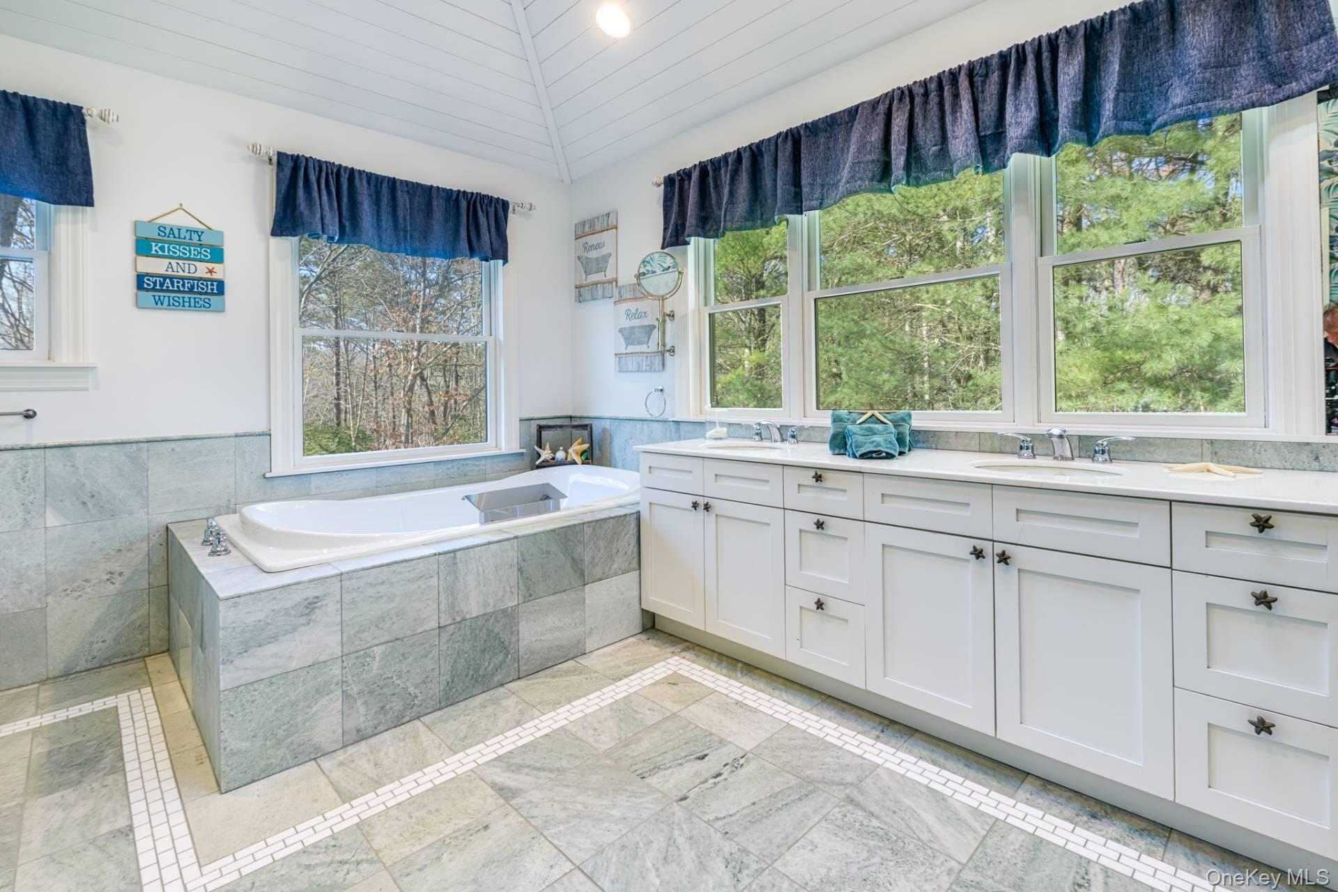 3 Rosebud Lane, East Quogue, NY 11942