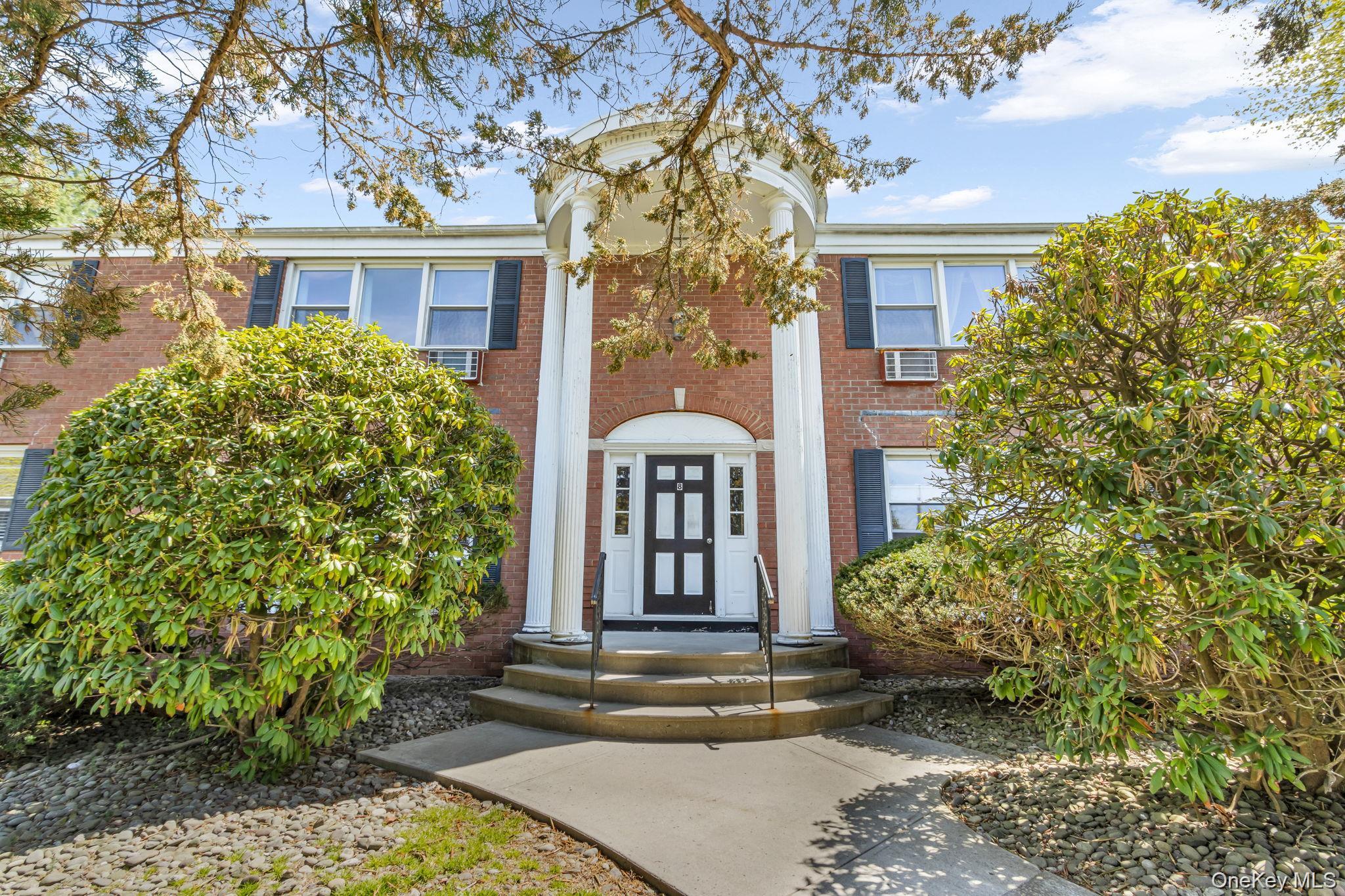 8 Bon Aire Cir # 101, Suffern, NY 10901
