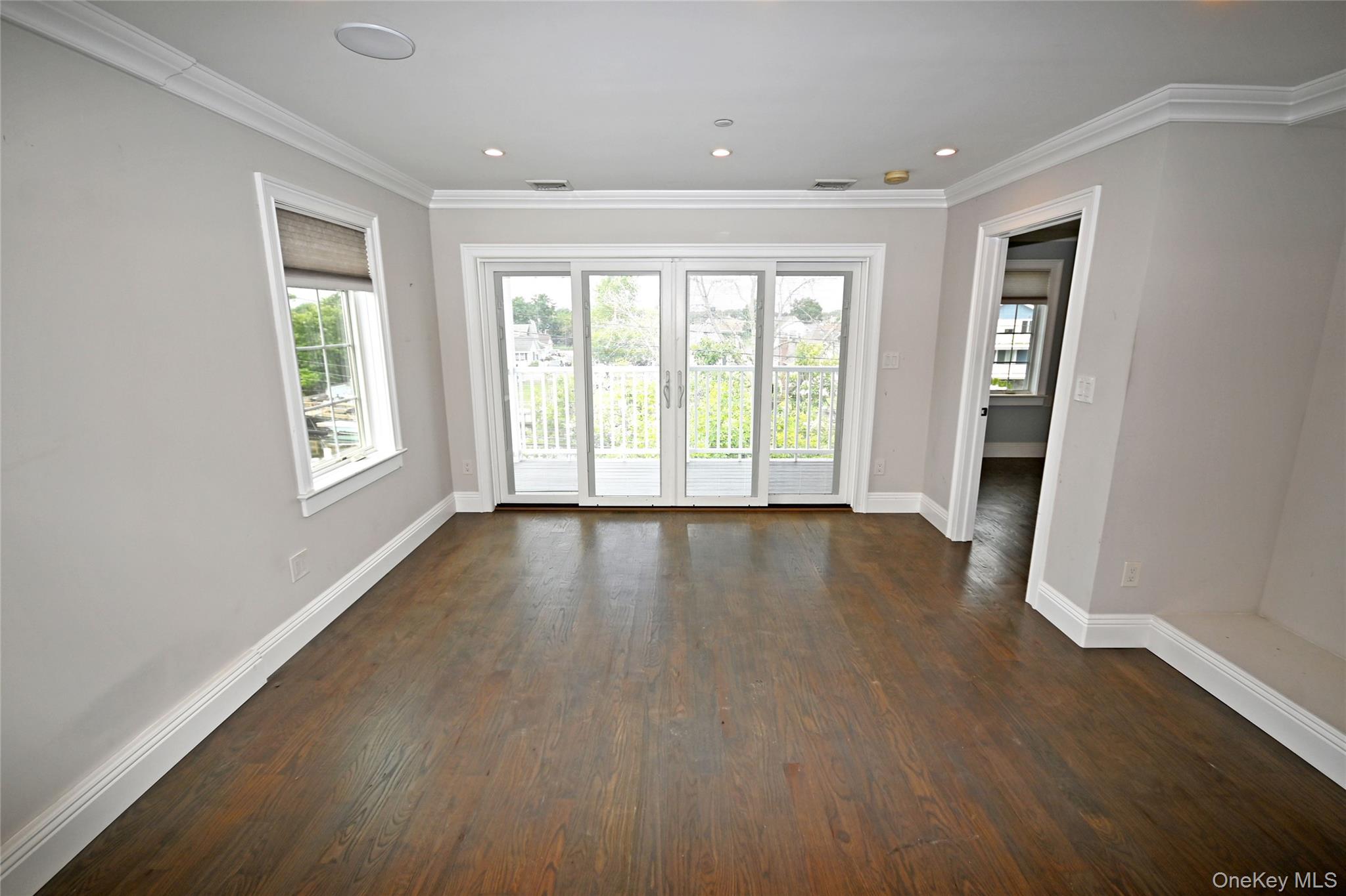 7 East Boulevard, East Rockaway, NY 11518