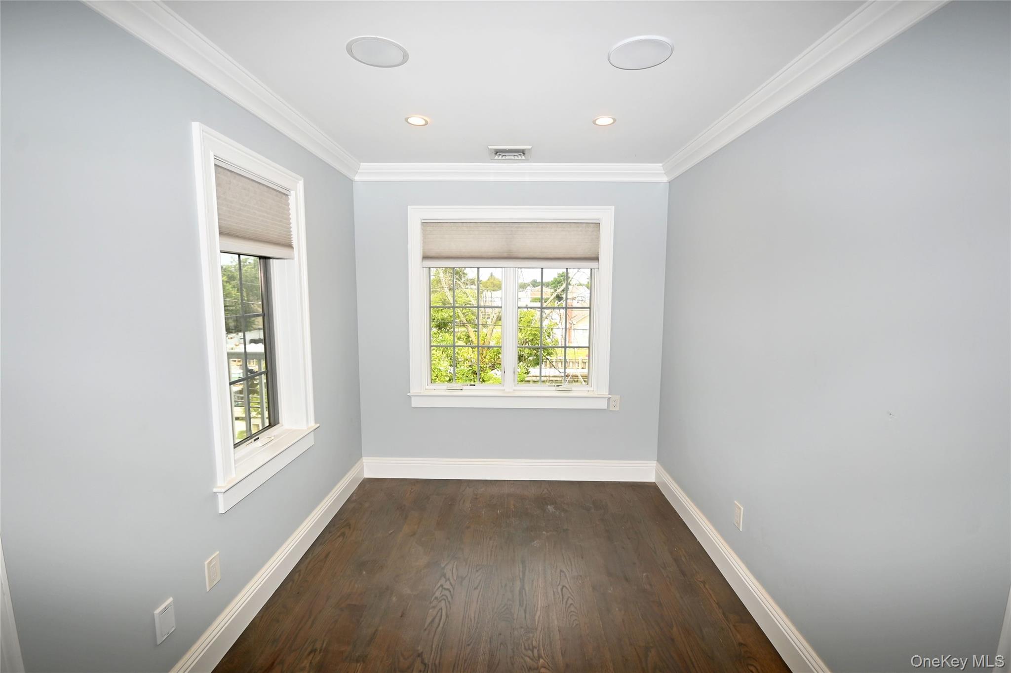 7 East Boulevard, East Rockaway, NY 11518