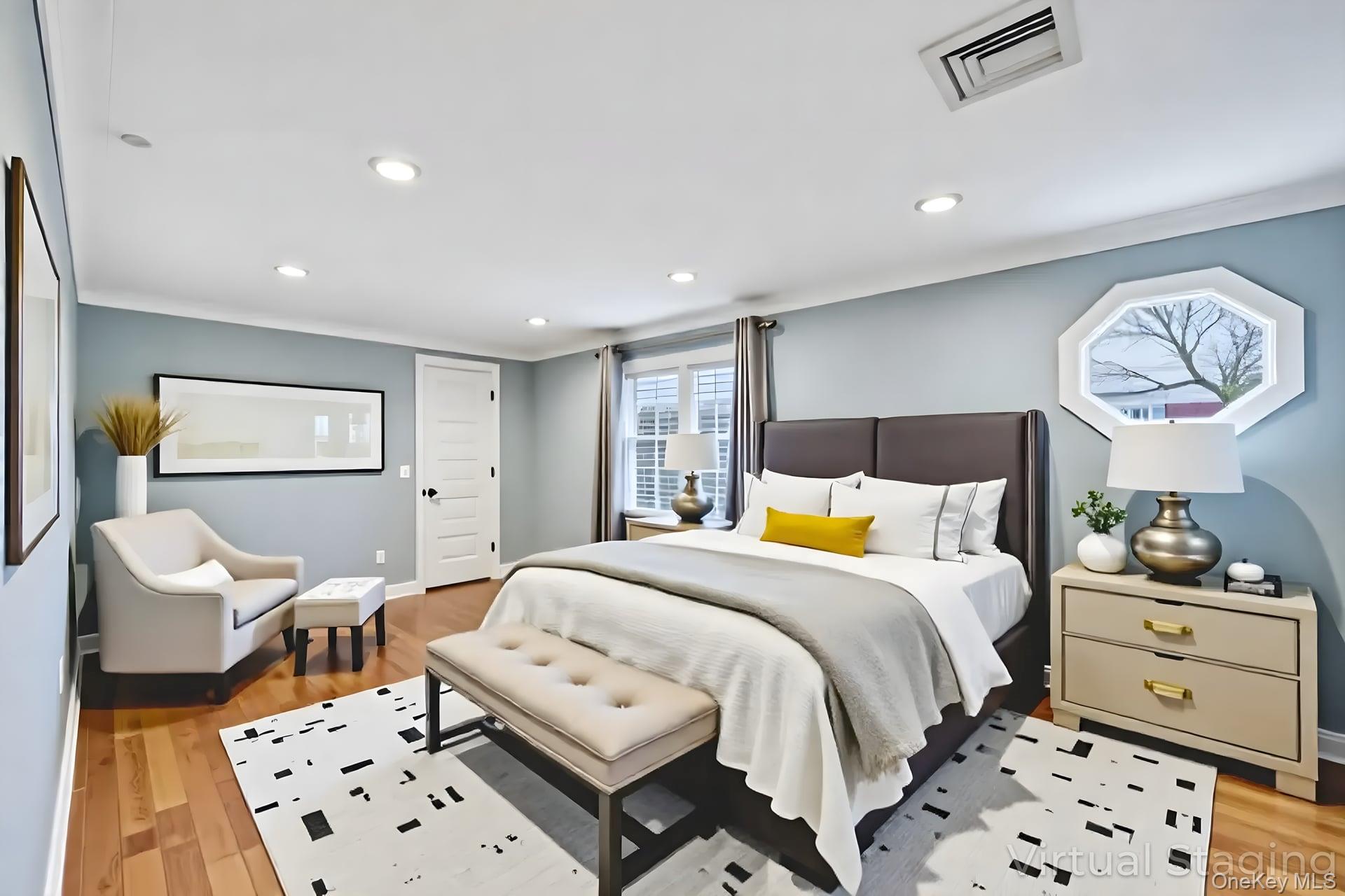 534 S Greene Avenue, Lindenhurst, NY 11757