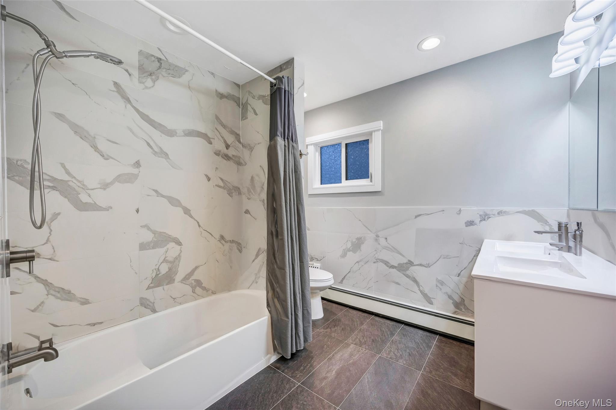 534 S Greene Avenue, Lindenhurst, NY 11757