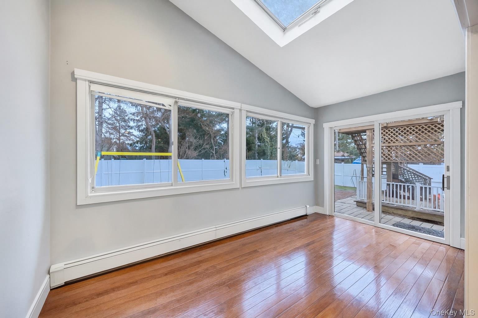 534 S Greene Avenue, Lindenhurst, NY 11757