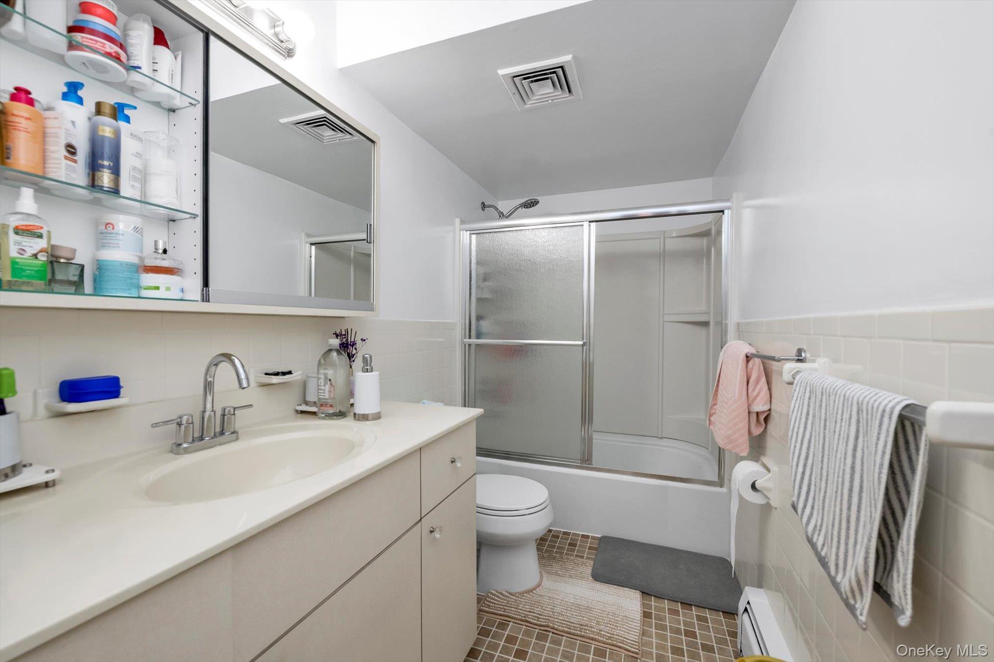 6126 164th Street, Fresh Meadows, NY 11365