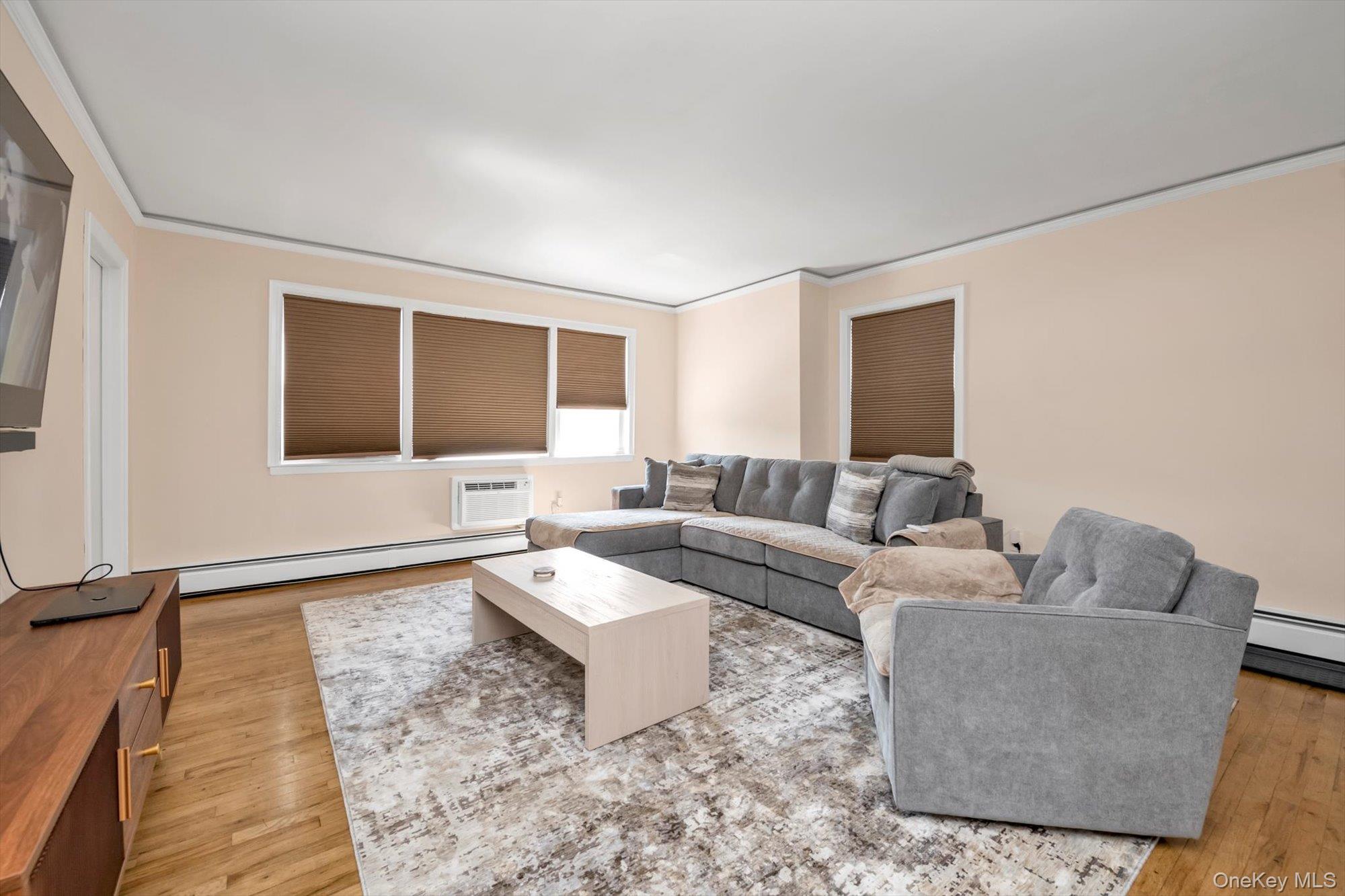 6126 164 St, Fresh Meadows, NY 11365