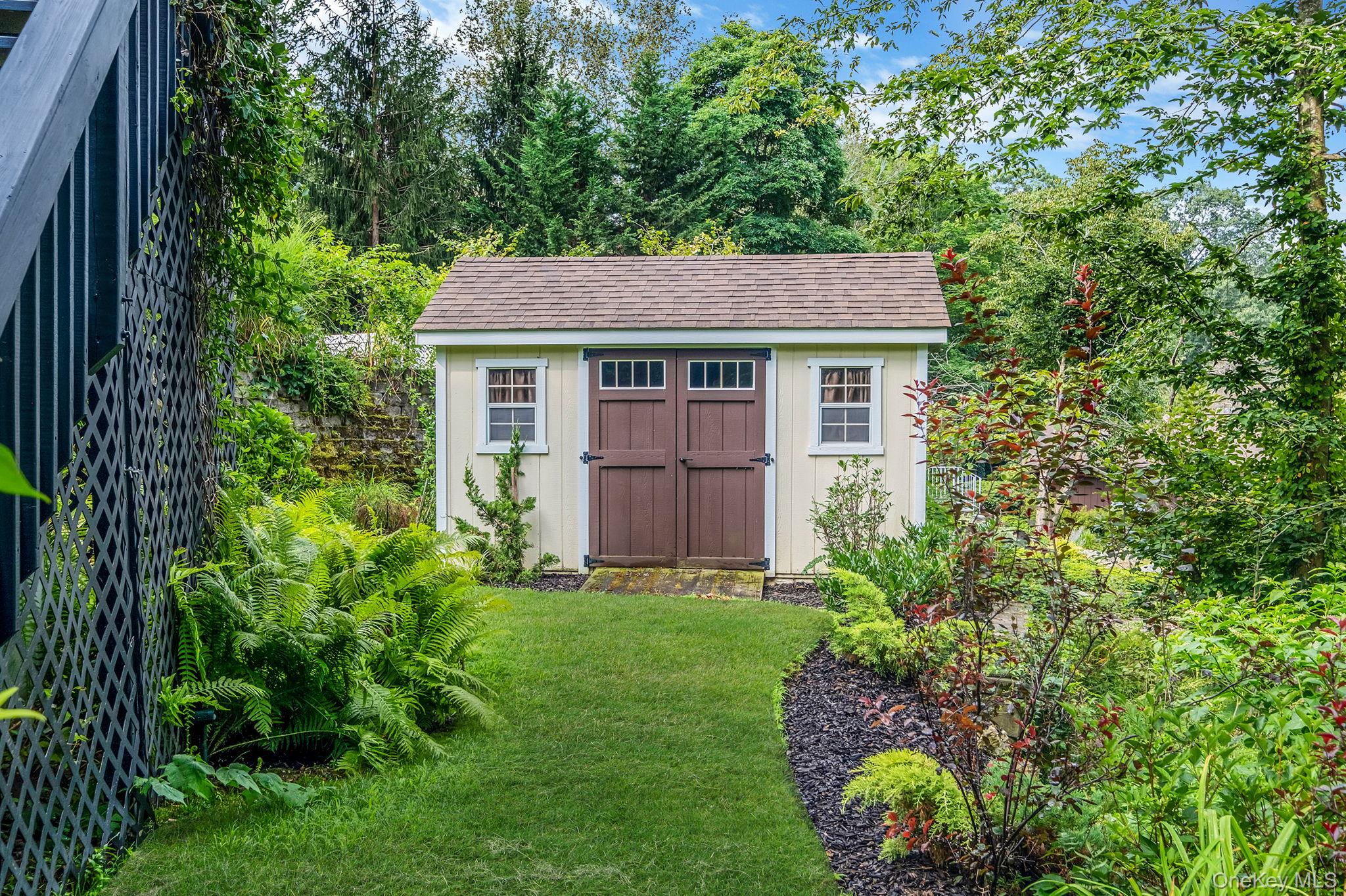 40 Linda Lane, Riverhead, NY 11901