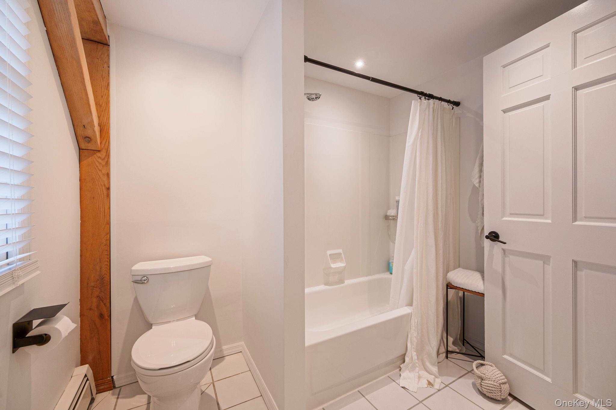 40 Linda Lane, Riverhead, NY 11901