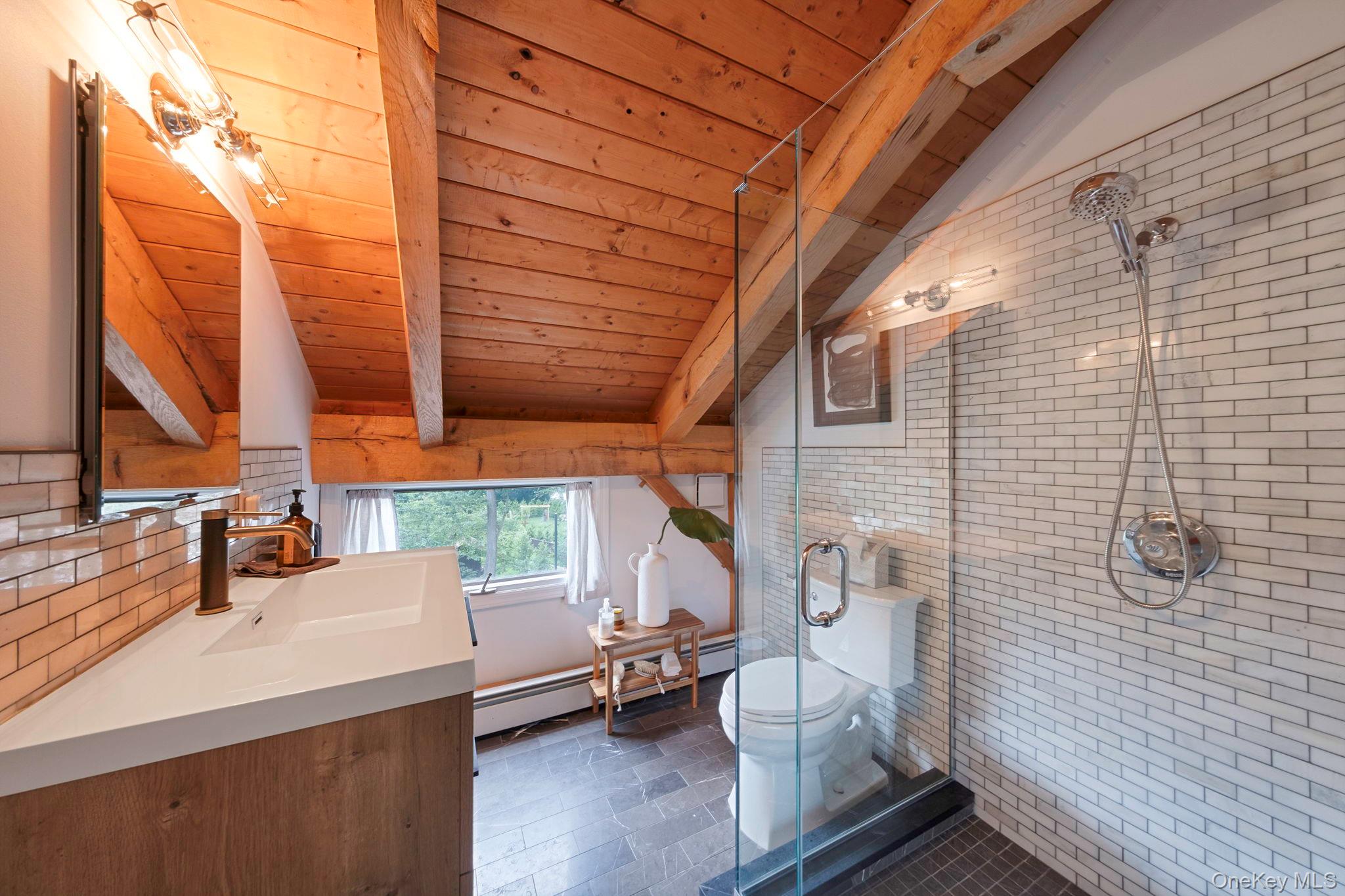 40 Linda Lane, Riverhead, NY 11901