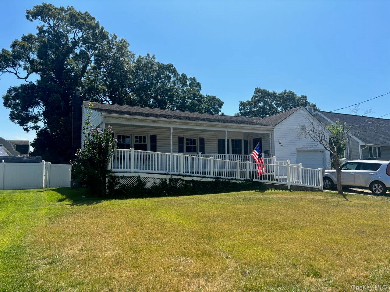 134 Veronica Lane, North Babylon, NY 11703