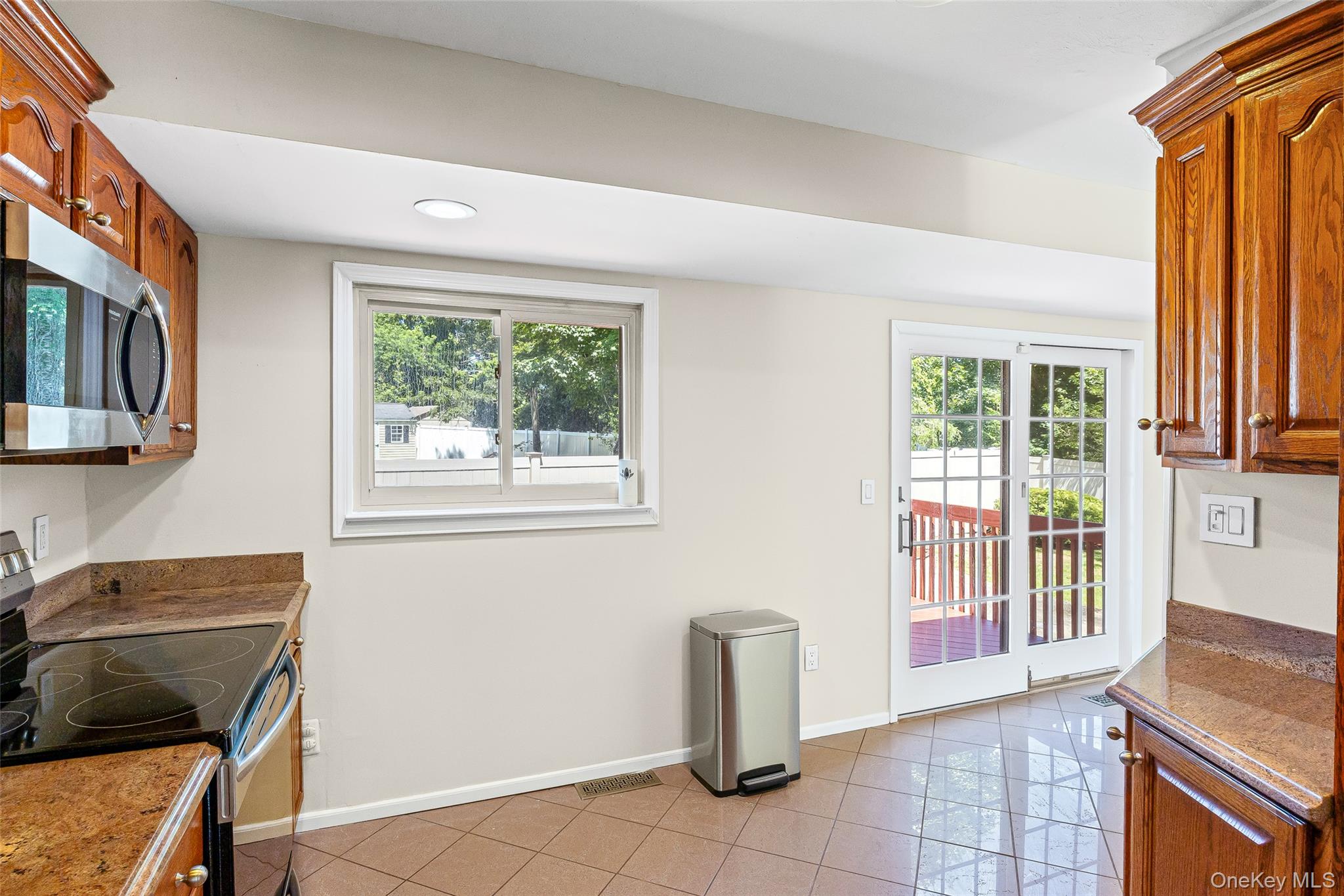 2401 Race Avenue, Medford, NY 11763