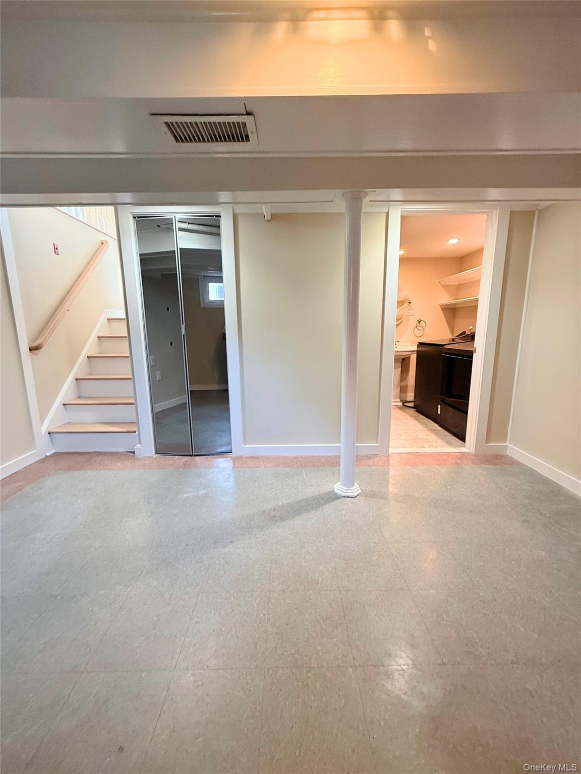 2401 Race Avenue, Medford, NY 11763