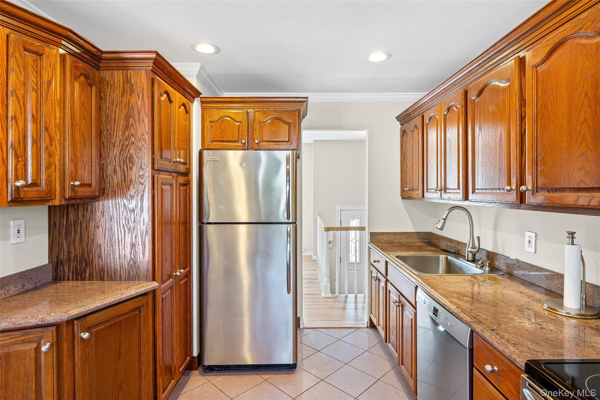 2401 Race Avenue, Medford, NY 11763