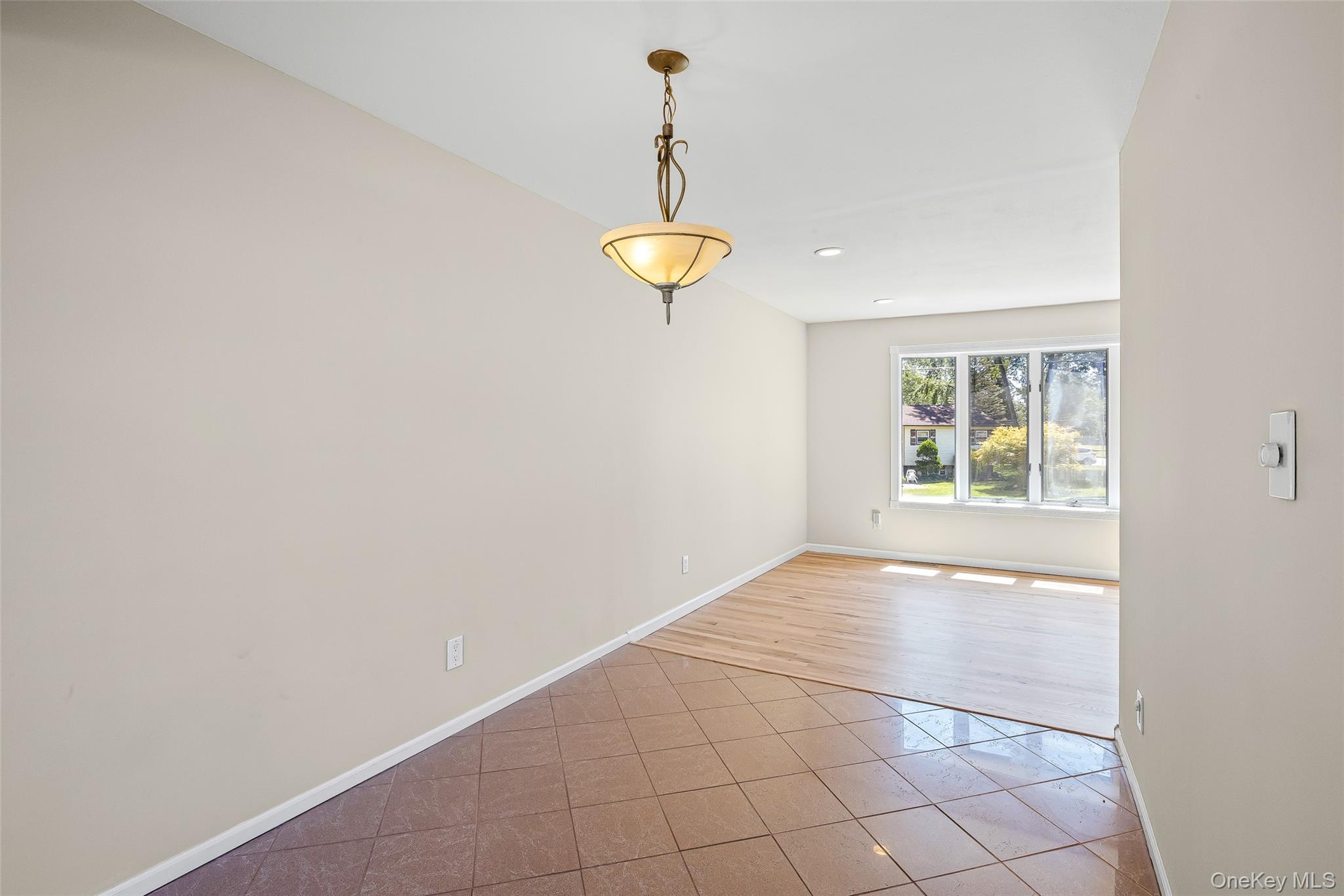 2401 Race Avenue, Medford, NY 11763