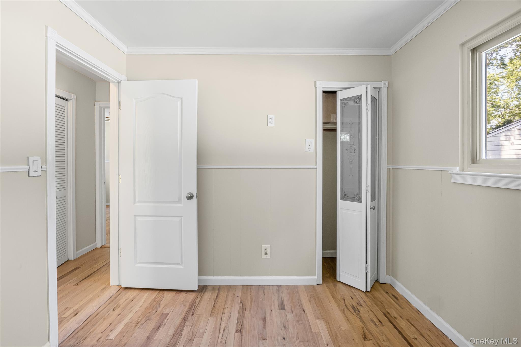 2401 Race Avenue, Medford, NY 11763