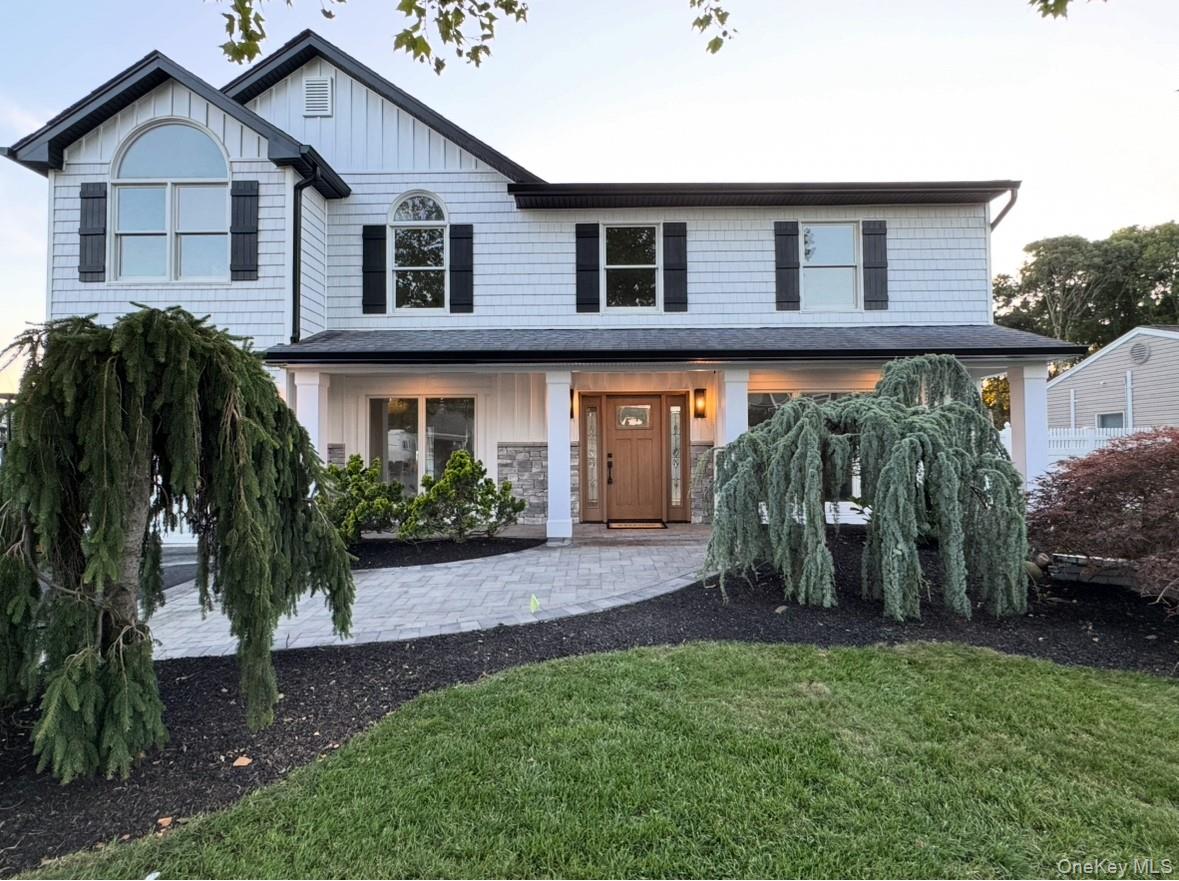 36 Flintridge Drive, Holbrook, NY 11741