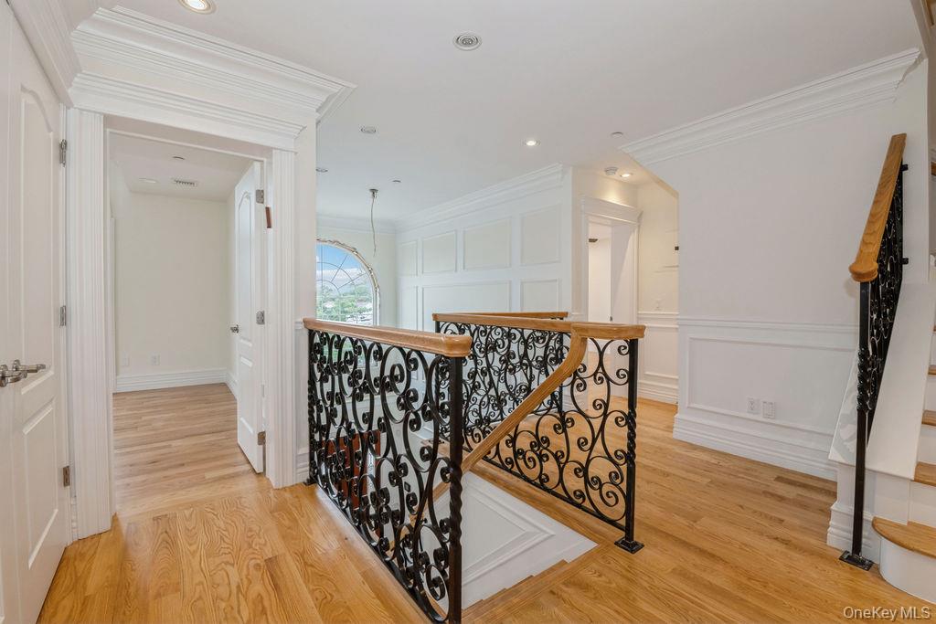 833 Glen Drive, Woodmere, NY 11598