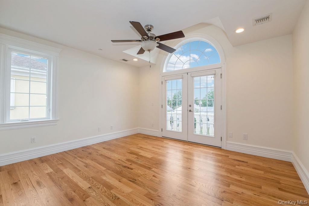 833 Glen Drive, Woodmere, NY 11598