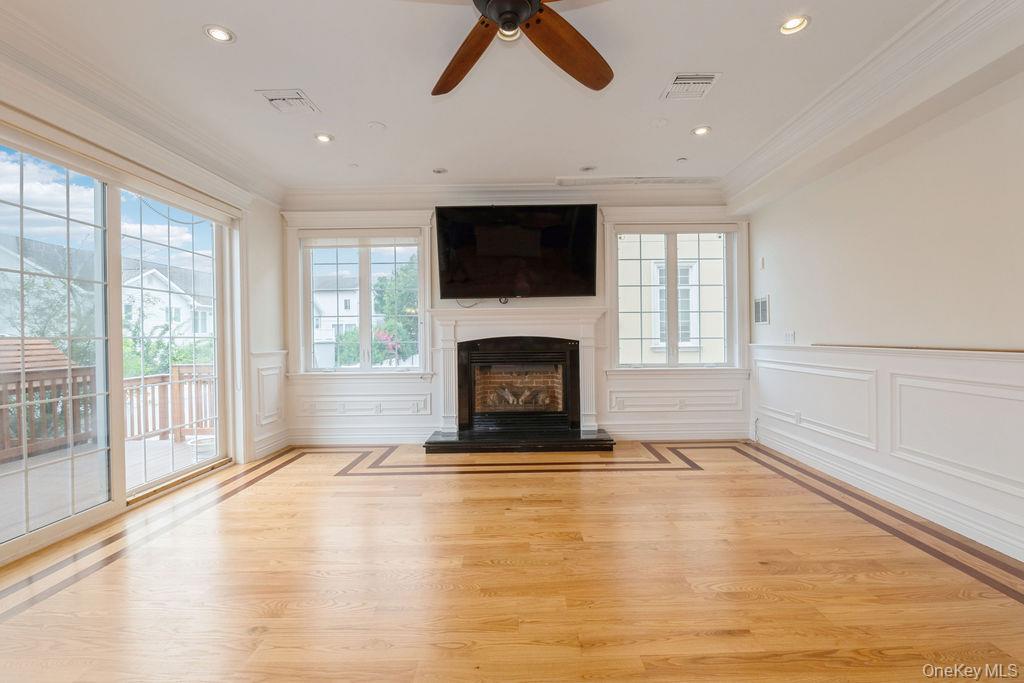 833 Glen Drive, Woodmere, NY 11598