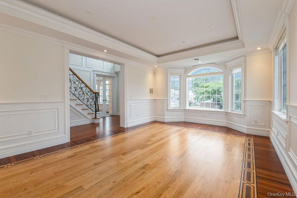 833 Glen Drive, Woodmere, NY 11598