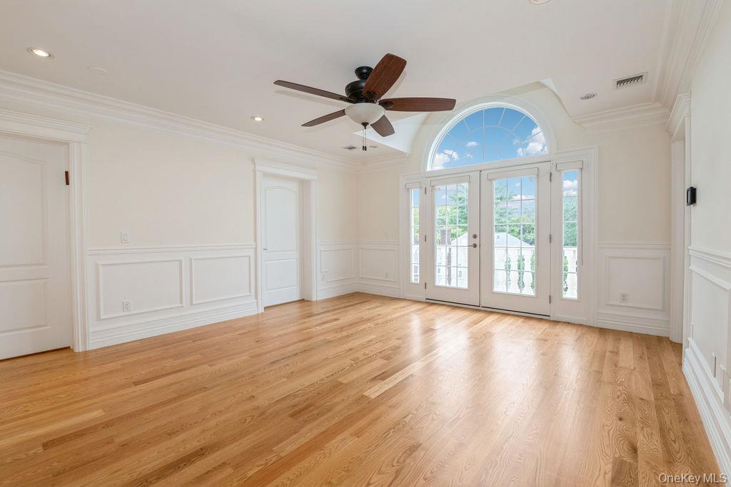 833 Glen Drive, Woodmere, NY 11598