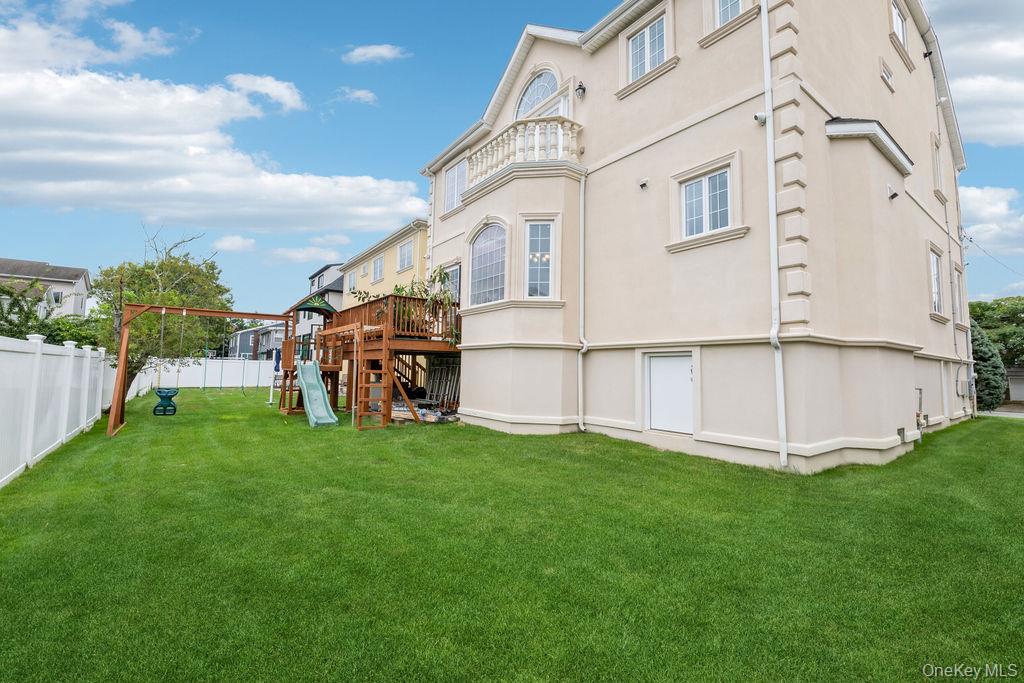 833 Glen Drive, Woodmere, NY 11598