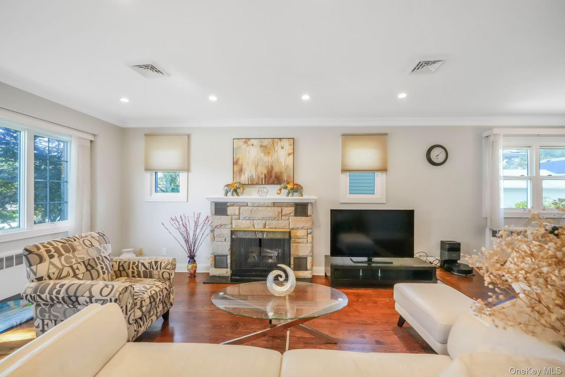 1641 Falmouth Avenue, New Hyde Park, NY 11040