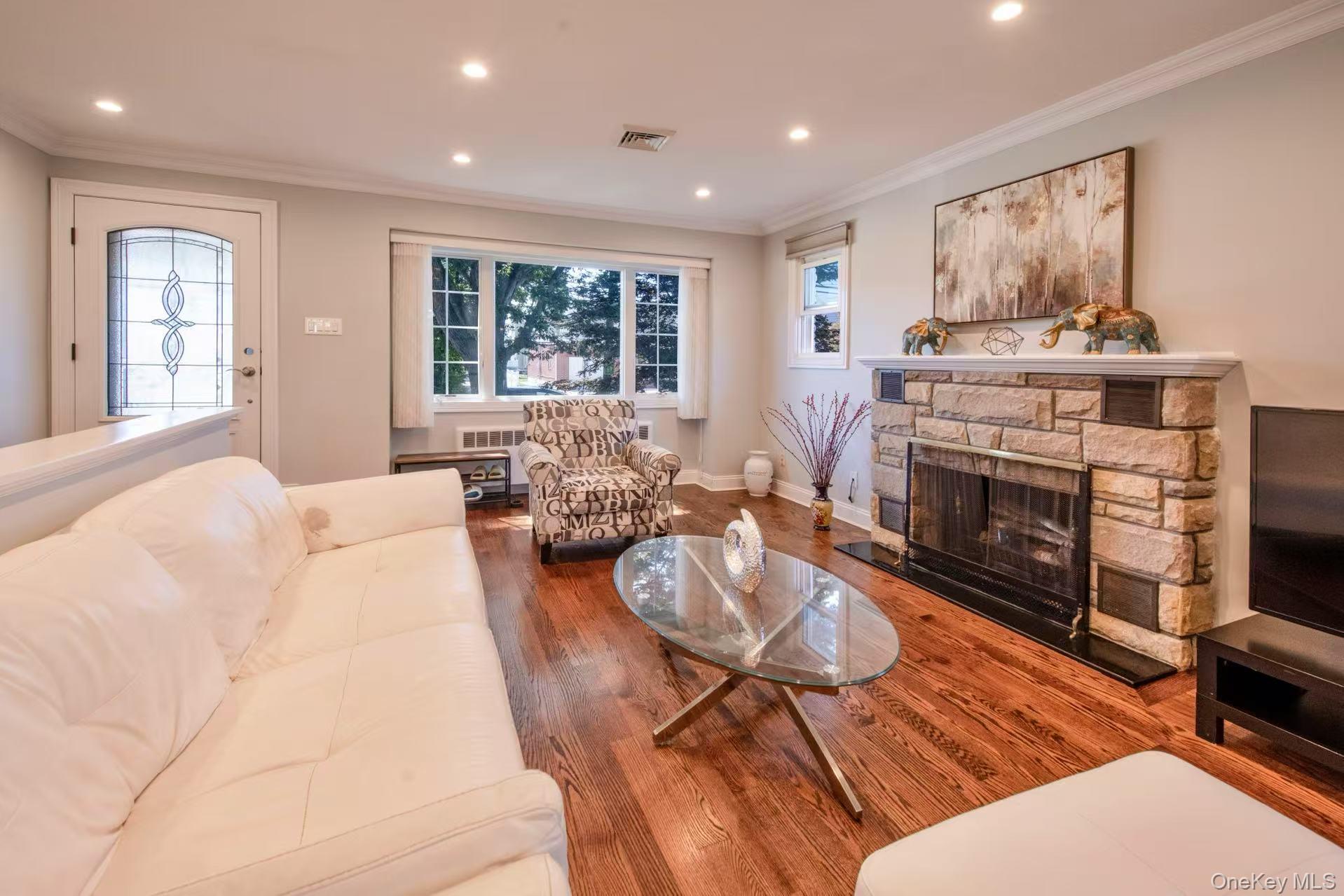 1641 Falmouth Avenue, New Hyde Park, NY 11040