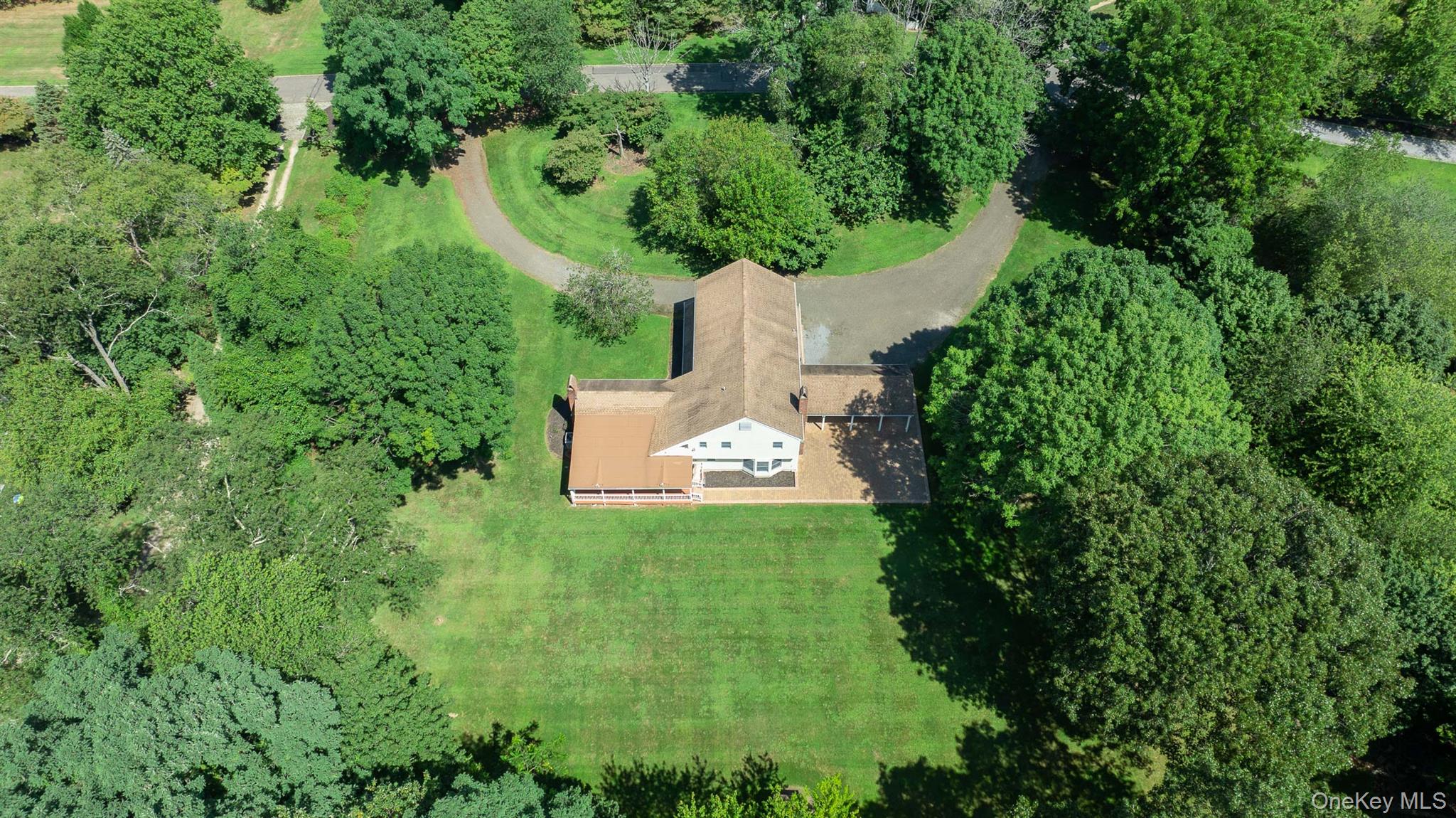 9 Holly Lane, Nissequogue, NY 11780