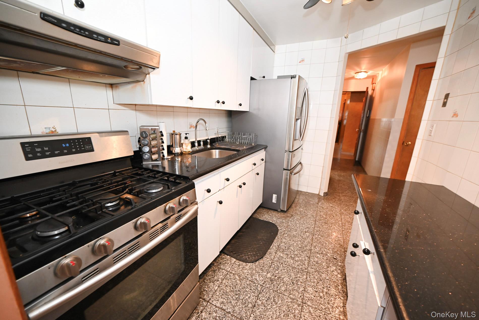 6060 Flushing Avenue, Maspeth, NY 11378