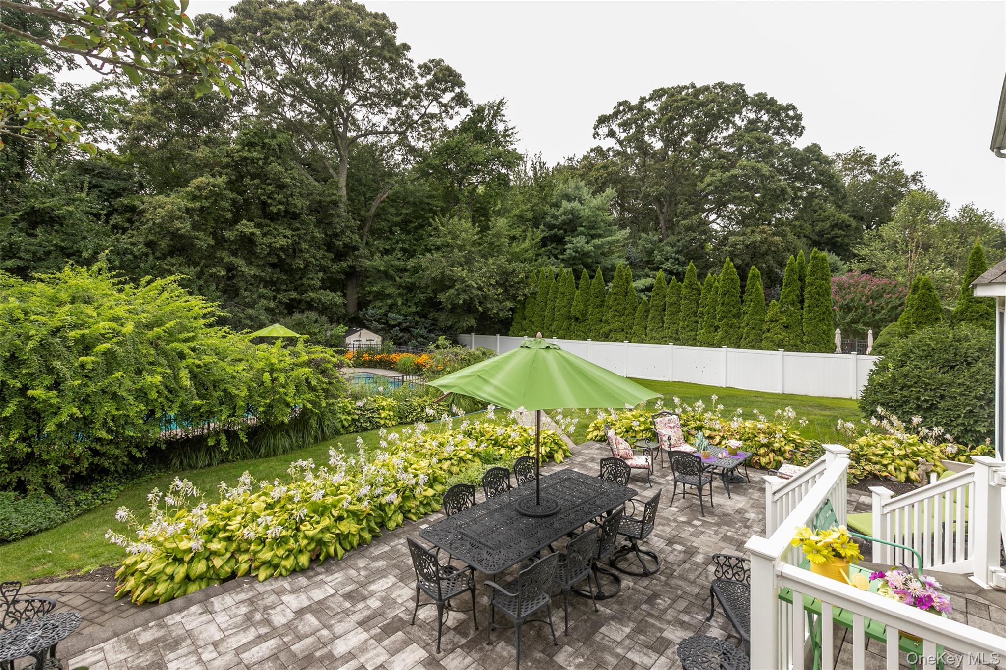 6 Rolling Wood Court, Hauppauge, NY 11788