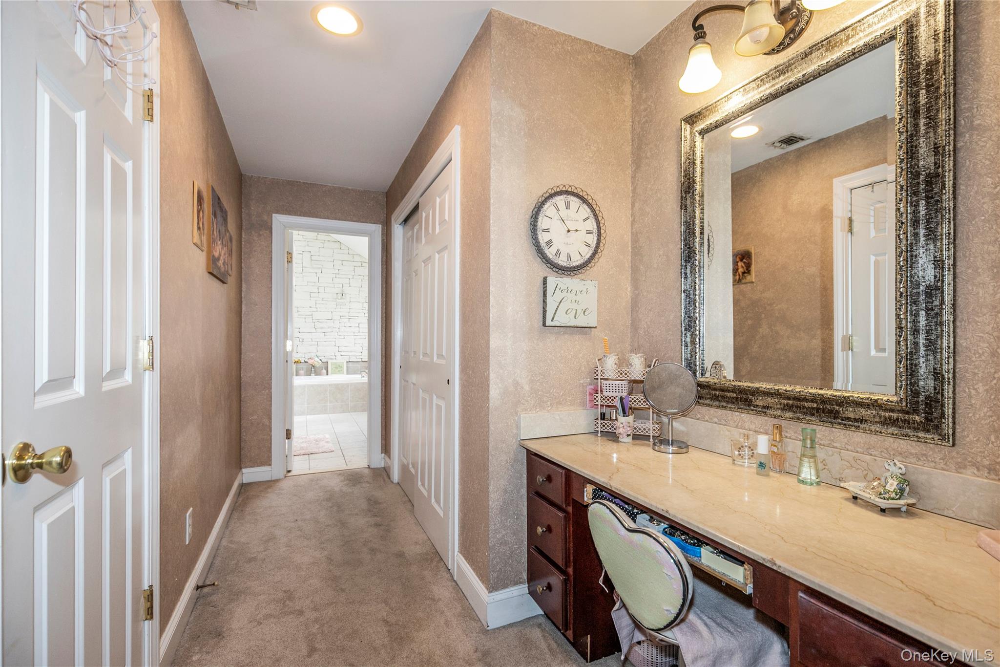 6 Rolling Wood Court, Hauppauge, NY 11788