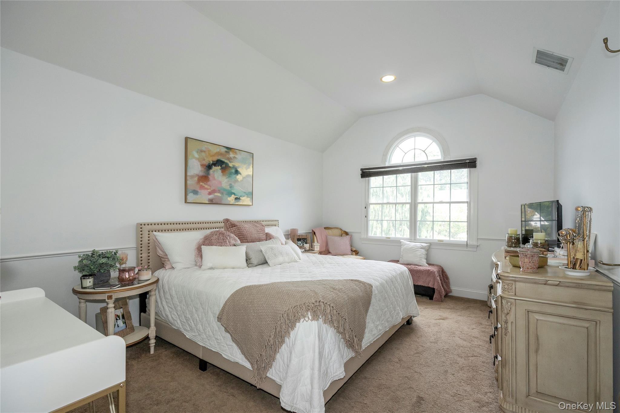 6 Rolling Wood Court, Hauppauge, NY 11788