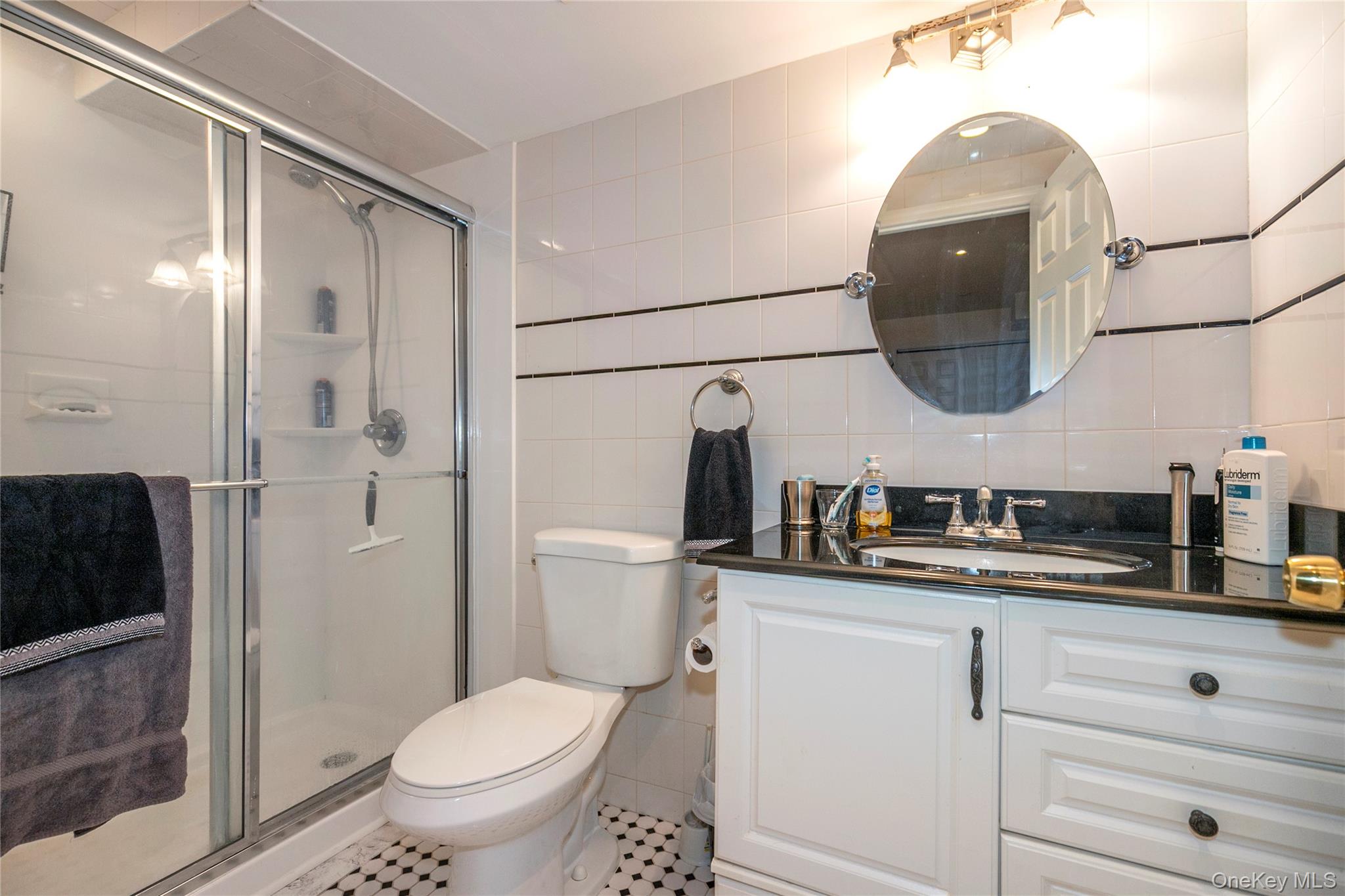 6 Rolling Wood Court, Hauppauge, NY 11788