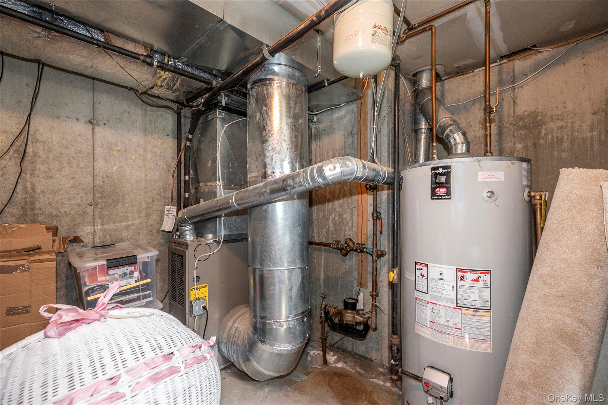 6 Rolling Wood Court, Hauppauge, NY 11788