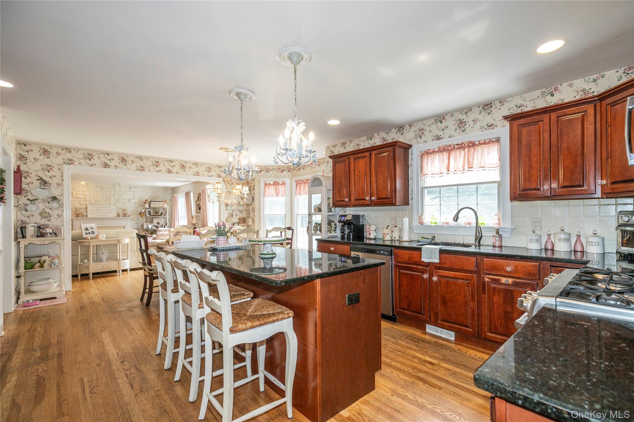 6 Rolling Wood Court, Hauppauge, NY 11788