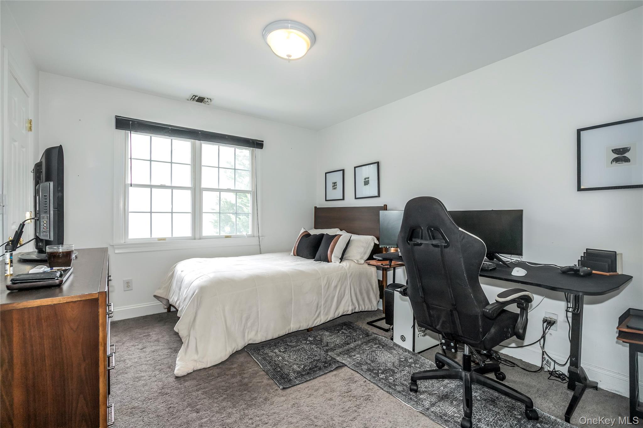 6 Rolling Wood Court, Hauppauge, NY 11788