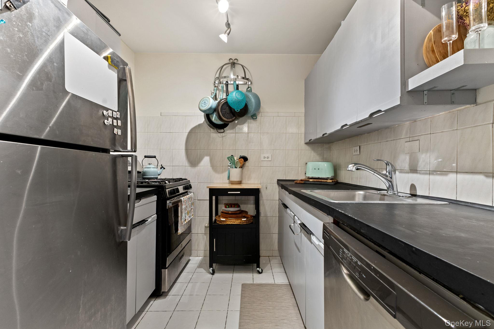 3121 Middletown Road # 7L, Bronx, NY 10461