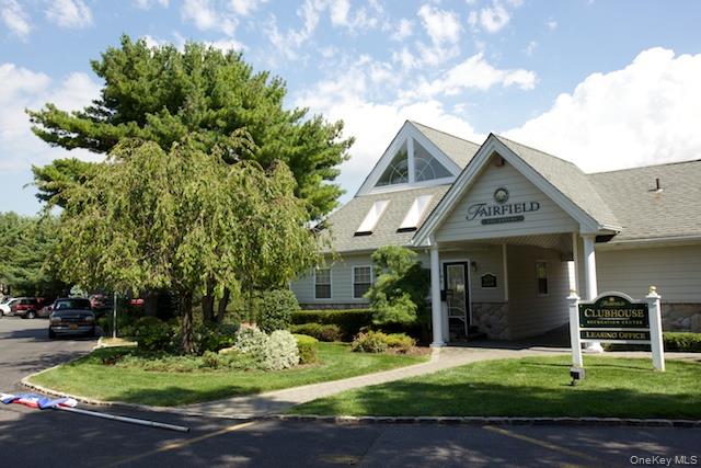 64 Moonlight Walk # 64, Holbrook, NY 11741