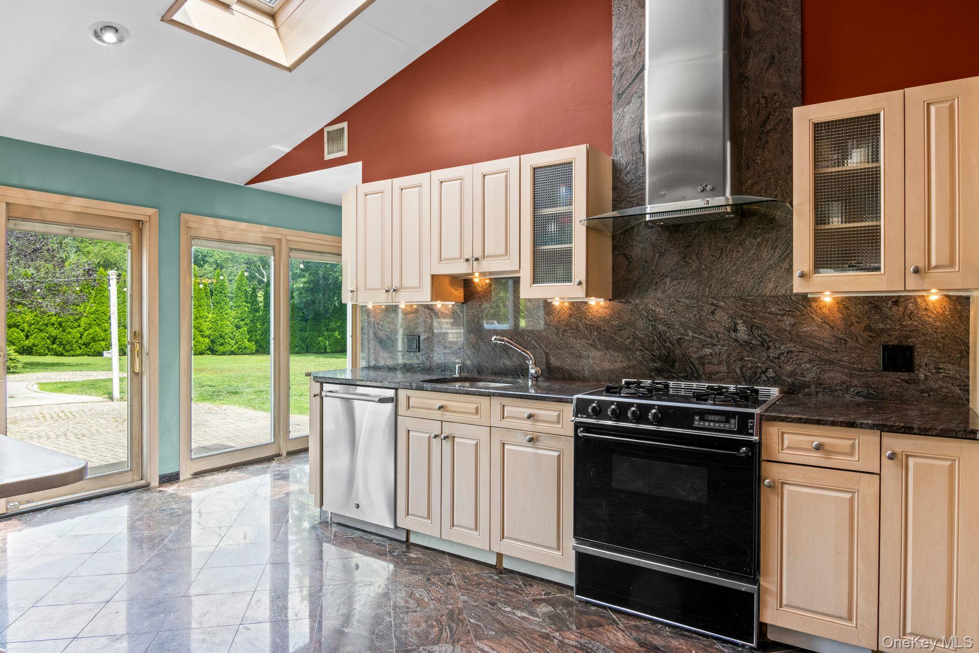 127 Church Road, Great River, NY 11739