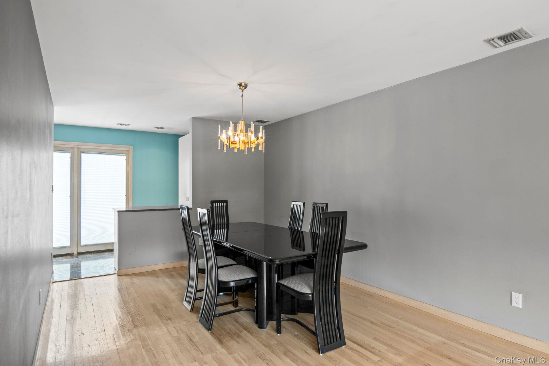 127 Church Road, Great River, NY 11739